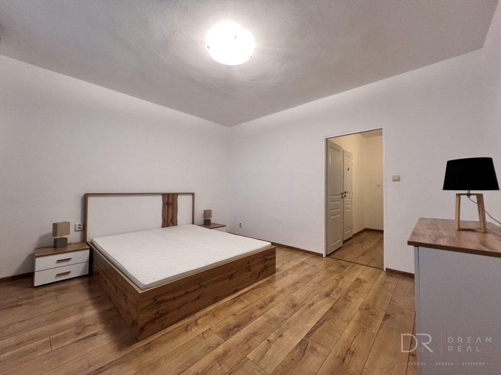 Predaj 1,5-izbového bytu, Talinská – Nad Jazerom