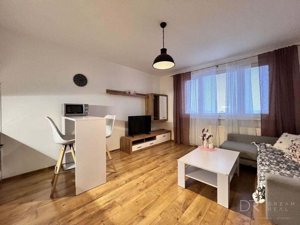 Predaj 1,5-izbového bytu, Talinská – Nad Jazerom