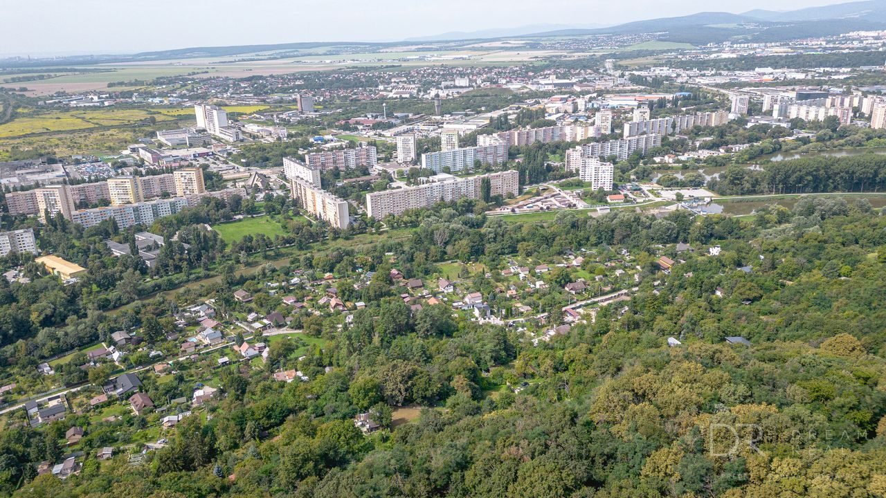 Rekreačný pozemok s vlastným lesom | 4 500 m² | KE - Krásna