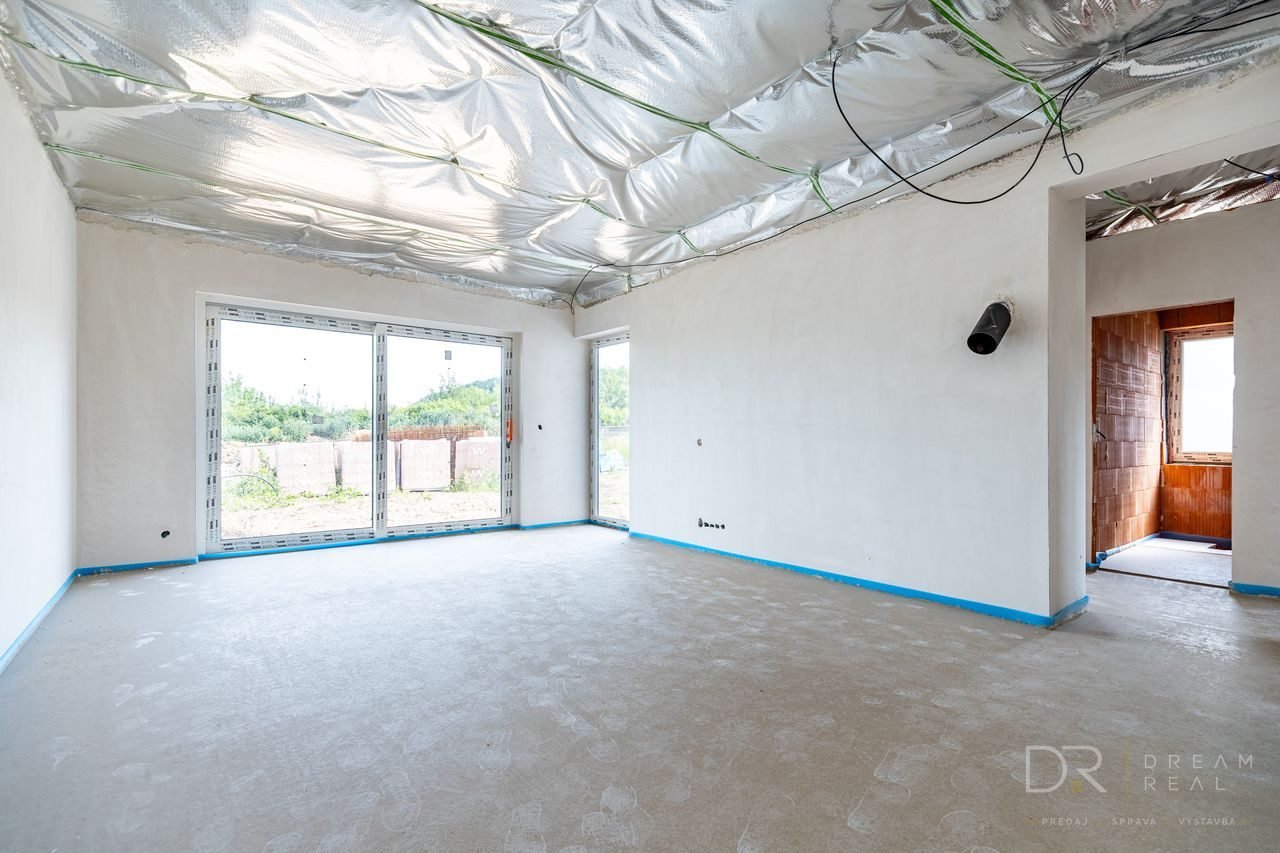 Novostavba 3-izbového domu s pozemkom 441 m² v Ďurkove – za cenu bytu v Košiciach