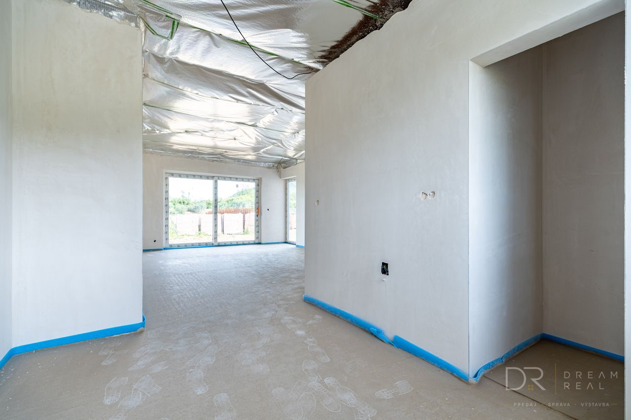 Novostavba 3-izbového domu s pozemkom 441 m² v Ďurkove – za cenu bytu v Košiciach