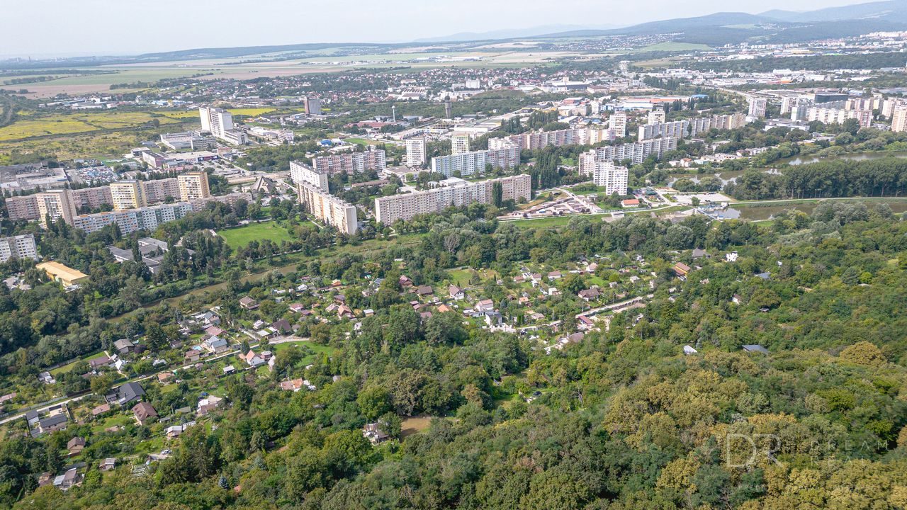 Rekreačný pozemok s vlastným lesom | 4 500 m² | KE - Krásna