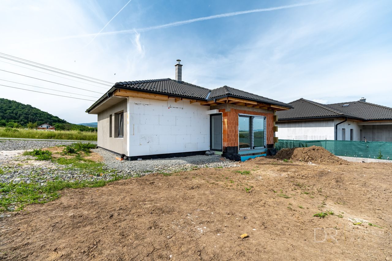 Novostavba 3-izbového domu s pozemkom 441 m² v Ďurkove – za cenu bytu v Košiciach